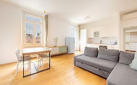 Milano Isola - Bright 2-Room Apartment With Balcony